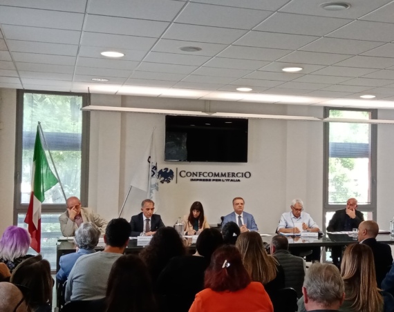 Confcommercio presenta le proposte per il commercio, il turismo e i servizi ai candidati sindaci del Comune di Reggio Emilia